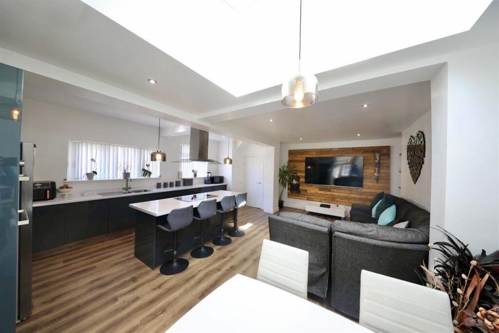 Image 12-04-2025 at 08.20.jpg