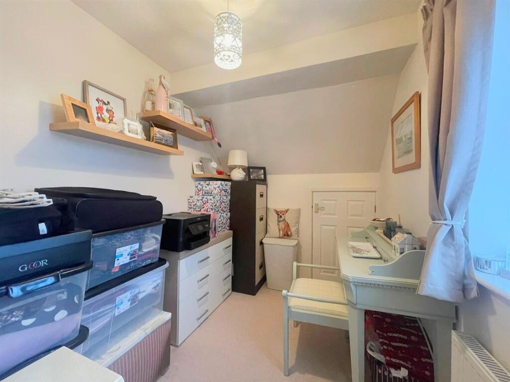 Bedroom 4 / Study
