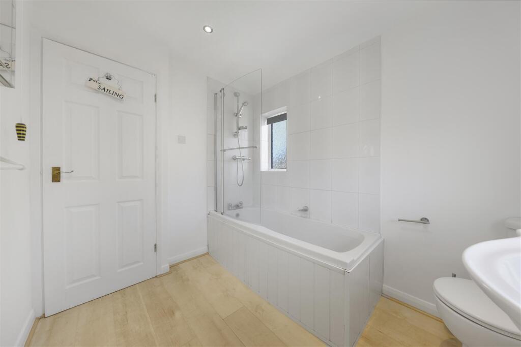 Bathroom.2.jpg