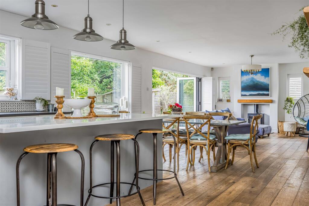 7 Hollow Lane, Hayling Island-Small-PorticoMarketi