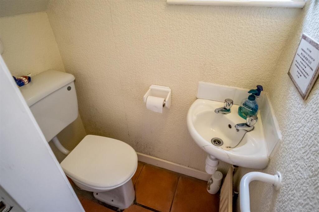 wc room.jpg