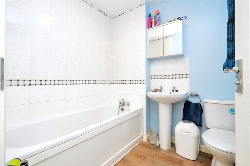Bathroom_1.jpeg