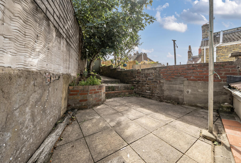 1356107-3-68c9841...