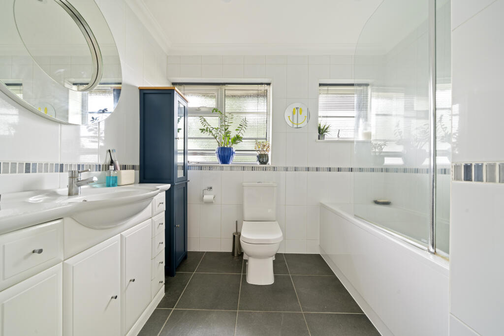 2 Ray Drive SL6-10.JPG