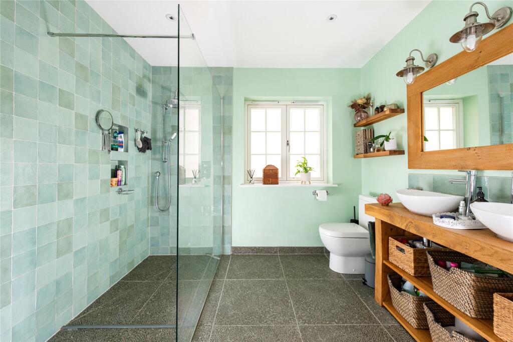 Bed 2 En Suite