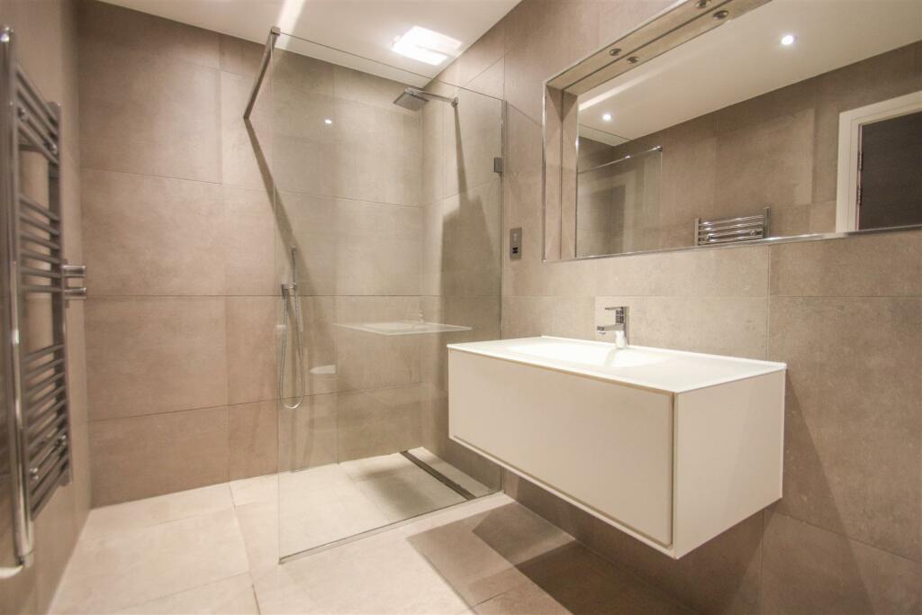 Ensuite