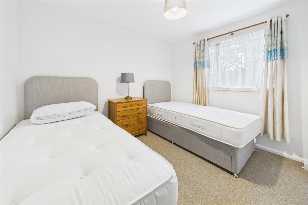 1A Shaplands, Stoke Bishop, Bristol BS9 1AY | A Fr
