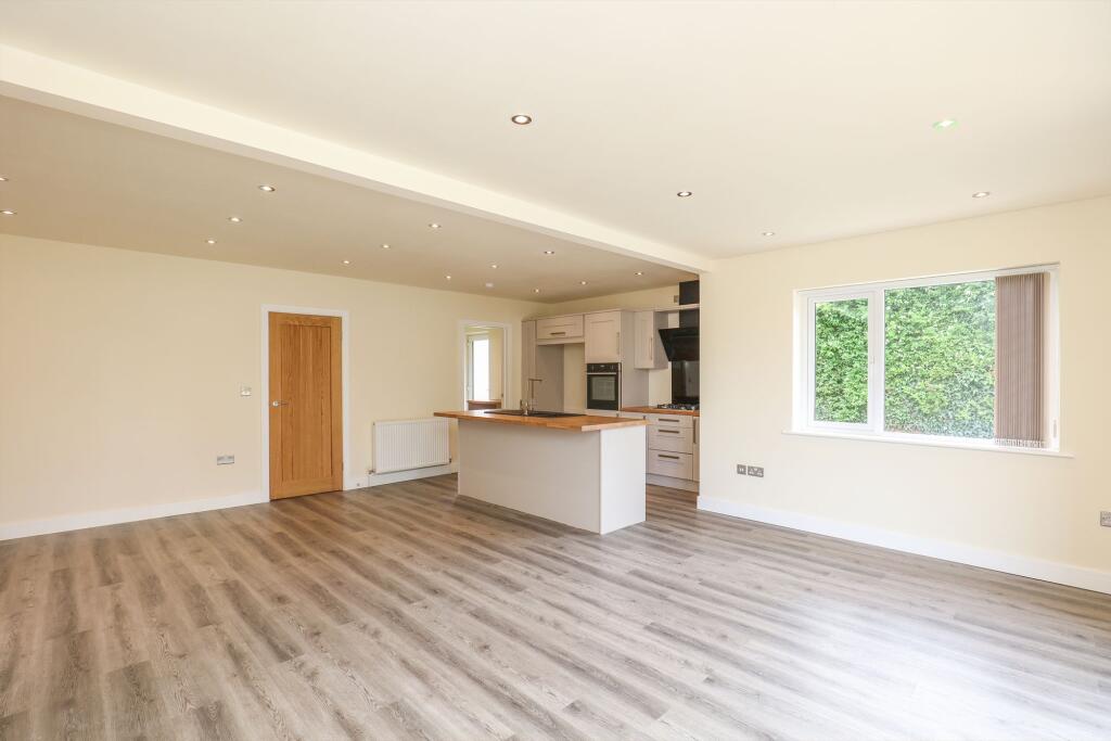 Breakfast Kitchen/Living Space