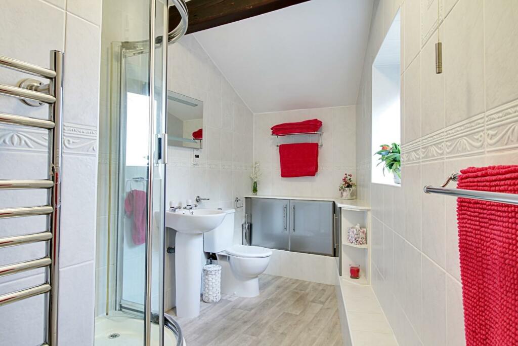 Ensuite (2).jpg