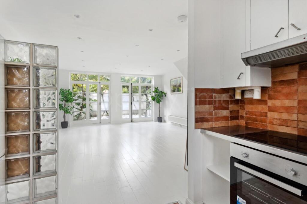 1605202518_PTIME_1c Ickburgh Road _E5 8AF_008.jpg