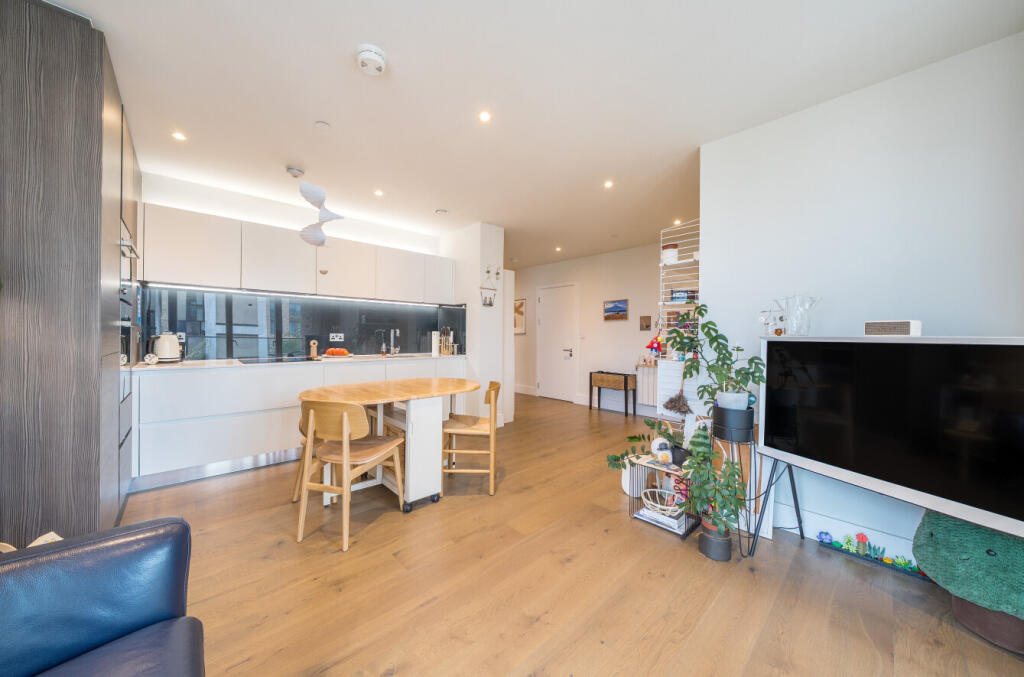 1364342-10-68f609...