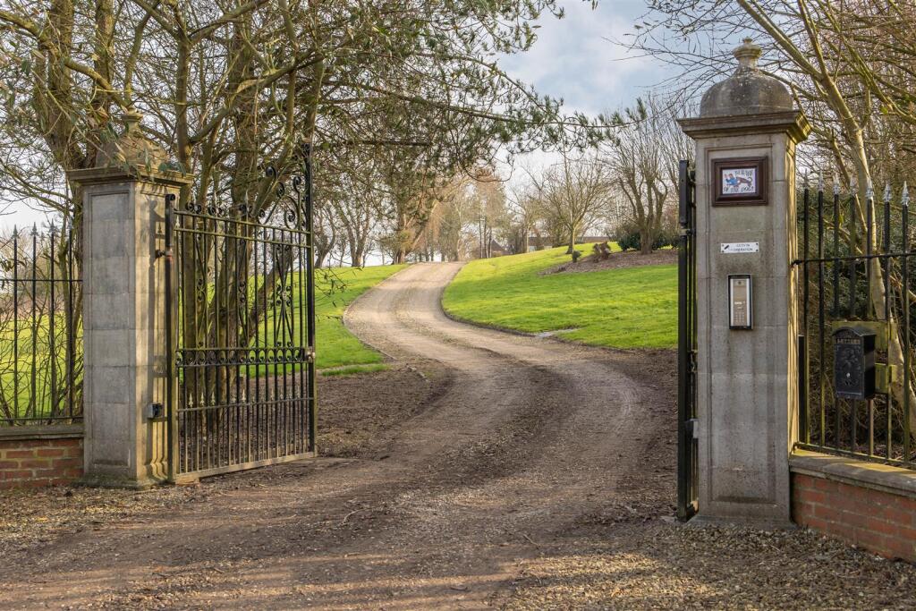 Highcliffe Manor External-3.jpg