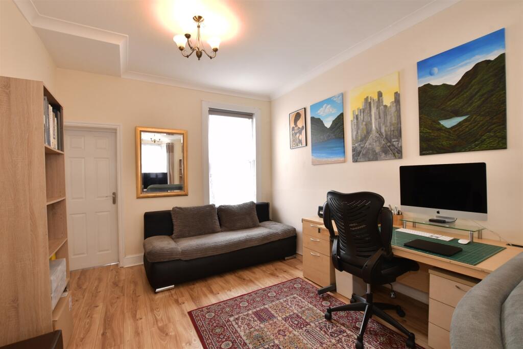 Lounge /Dining Room