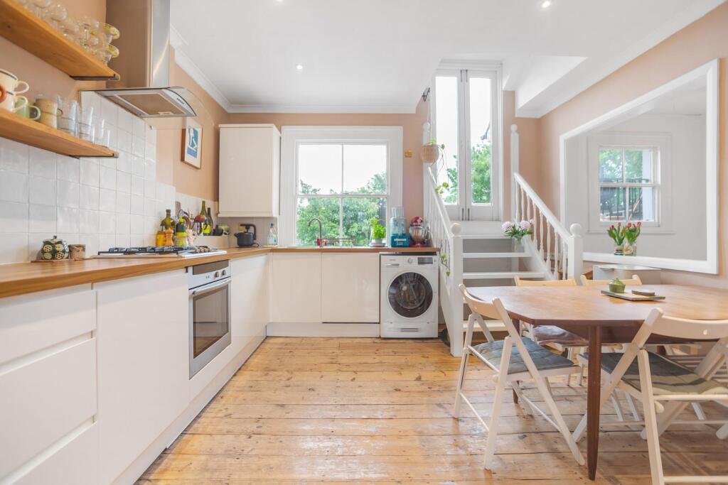 Kitchen Diner (1).JPG