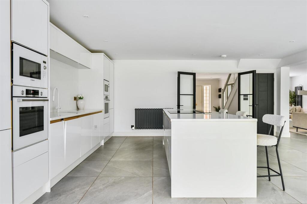 2 THE RUSSETTS - TN377FA (10).jpg