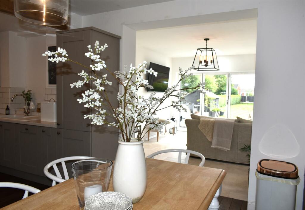 kitchen 2.JPG