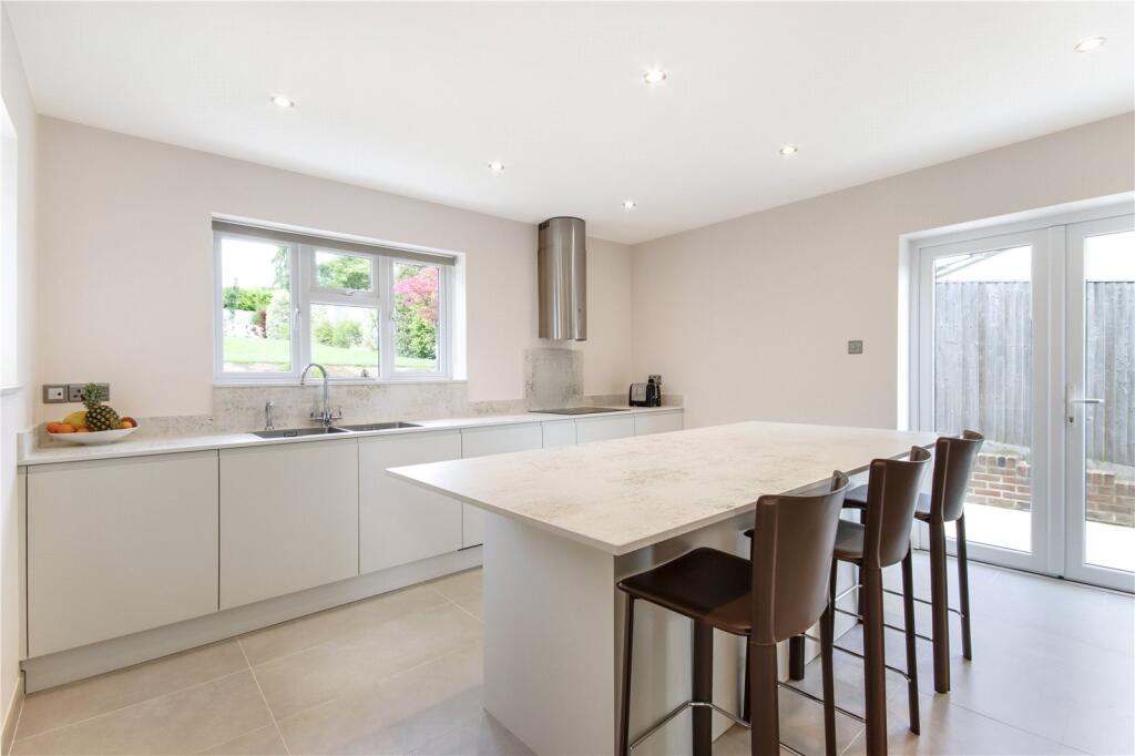 Kitchen/Breakfast Rm