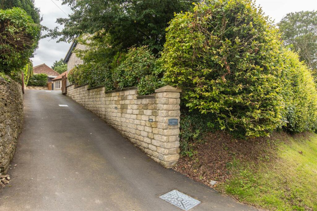 Pickering Hill External-3.jpg