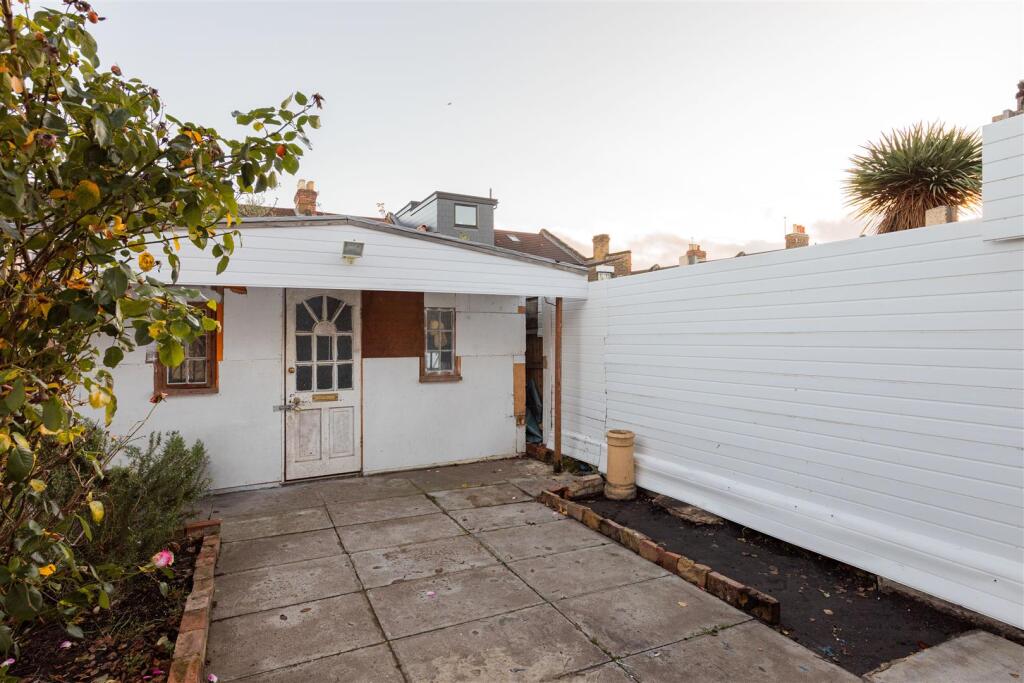 Ramsay Road, E7