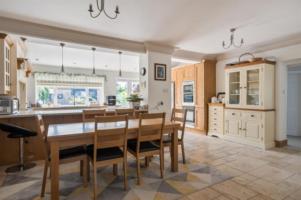 16 Cradddocks Kitchen.jpg