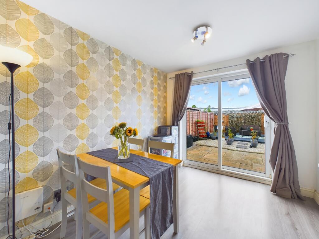 CAM03162G0-PR0130-STILL005