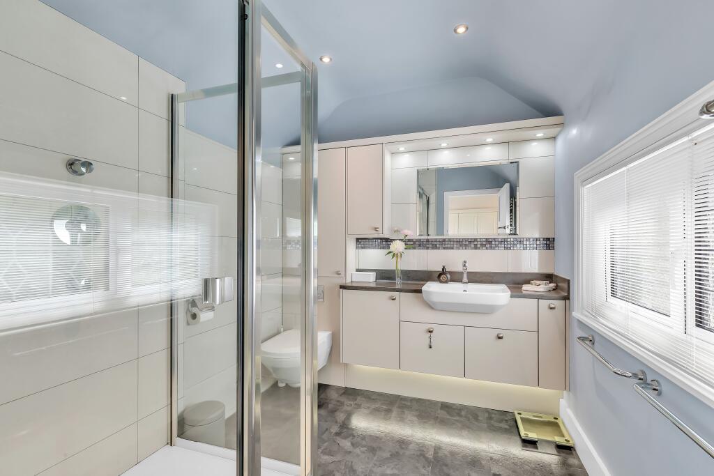 Bedroom 1 Ensuite