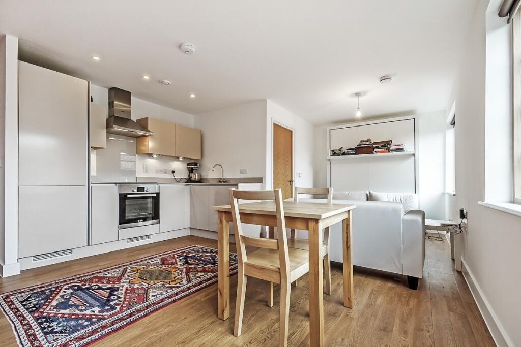 mildmay avenue to...