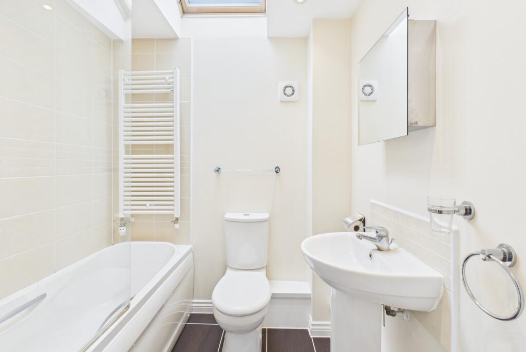 CAM02545G0-PR0507-STILL010