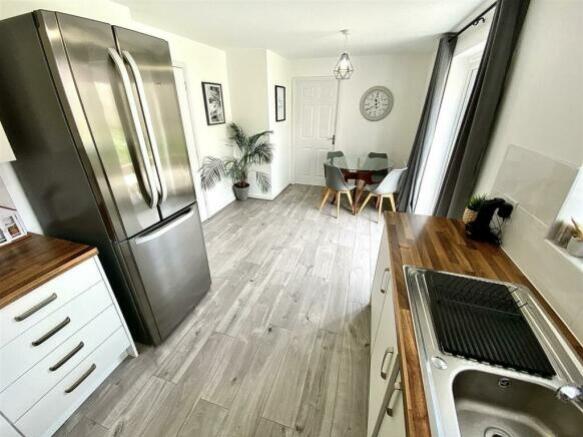 DINING KITCHEN2