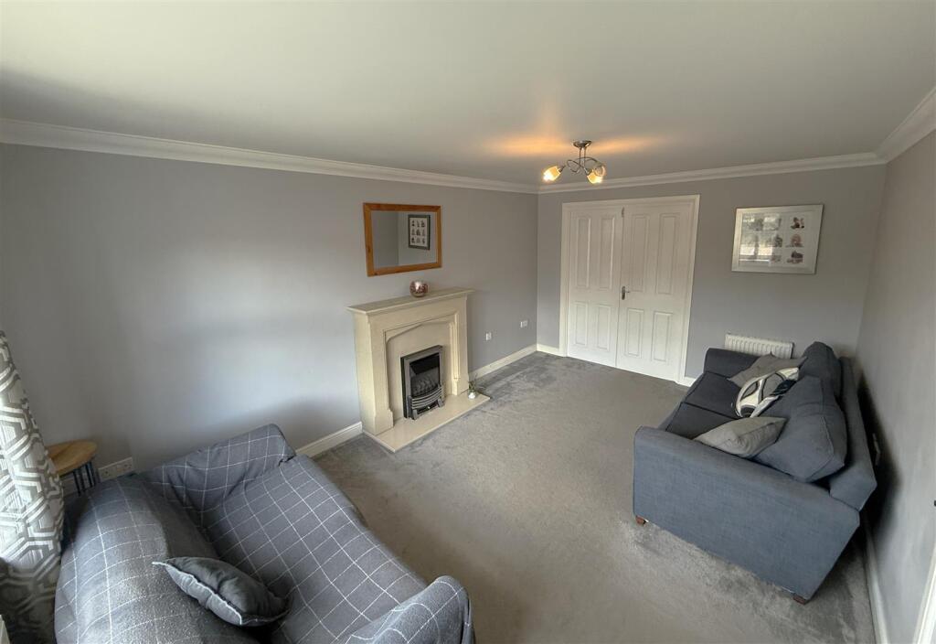 Living Room A.JPG
