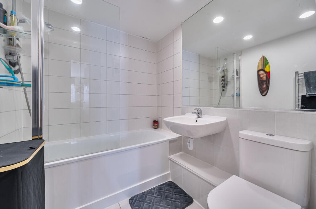 1380862-3-69135e6...