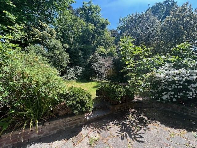 13 Cambrian Close garden 2.jpg