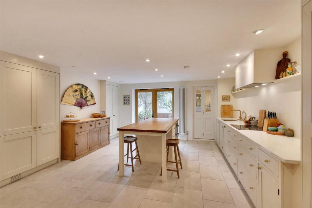 Kitchen/Breakfast Rm