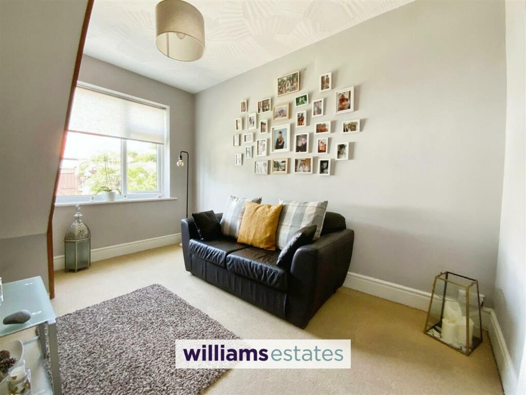 Reception Room/Bedroom
