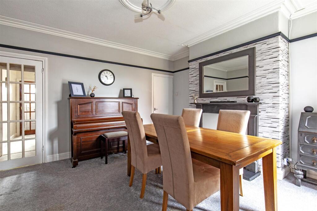 Dining Room-3.jpg
