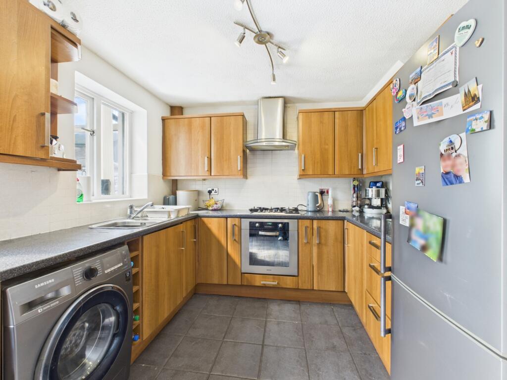 CAM03729G0-PR0030-STILL007