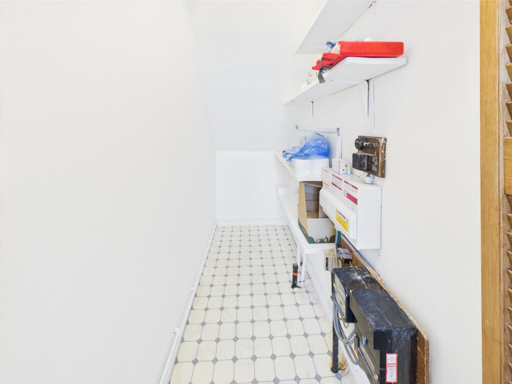 CAM02545G0-PR0409-STILL011