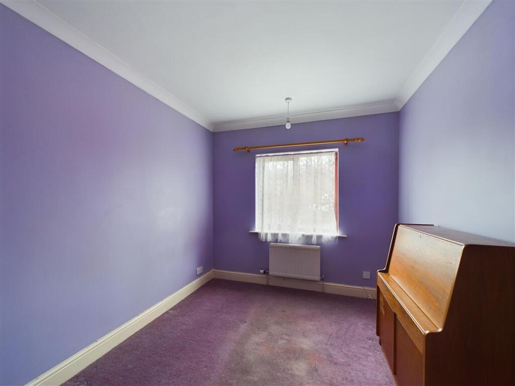 BEDROOM 2