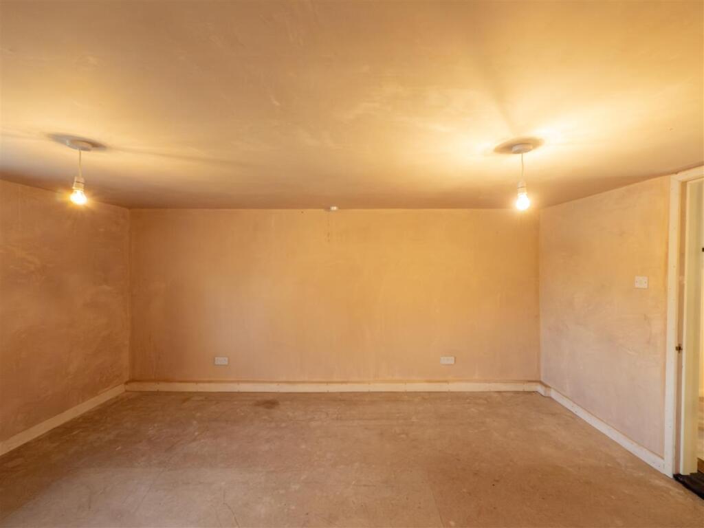 20250307111228 - IMG_4700 - 124 The Green, Wickham