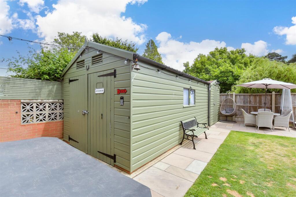 Workshop/Outbuildings