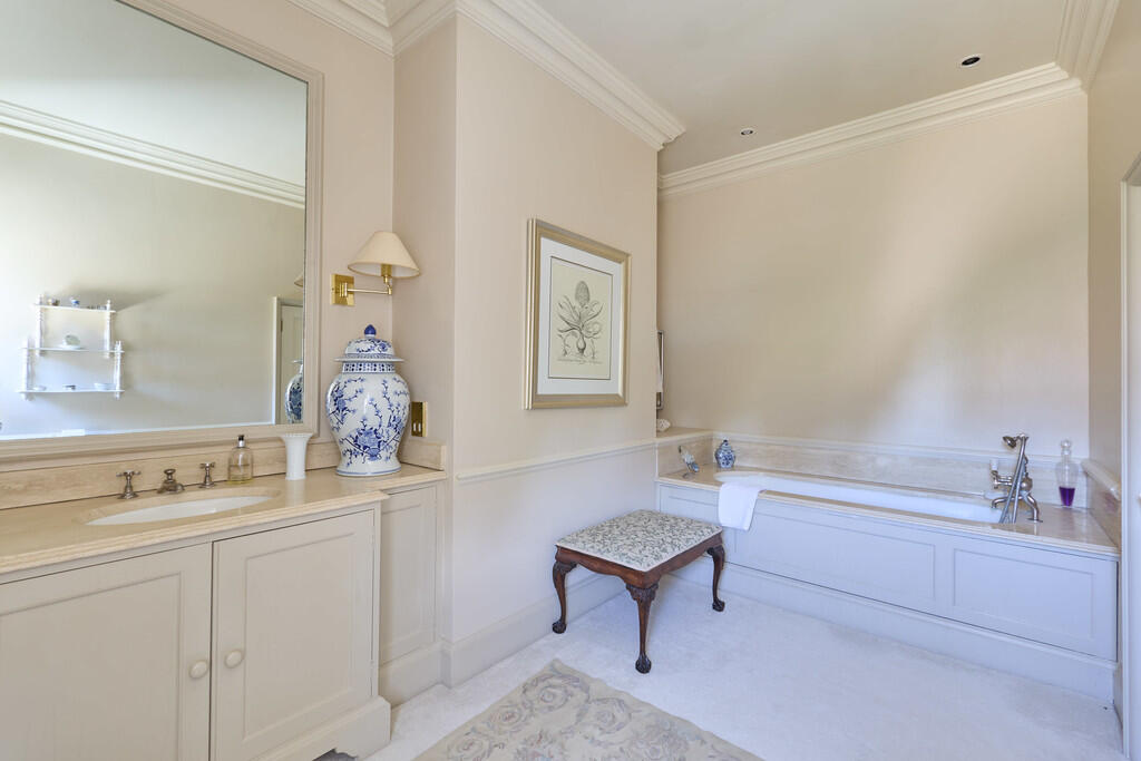 Moulton Hall 0907...