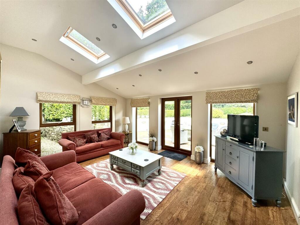 GARDEN ROOM