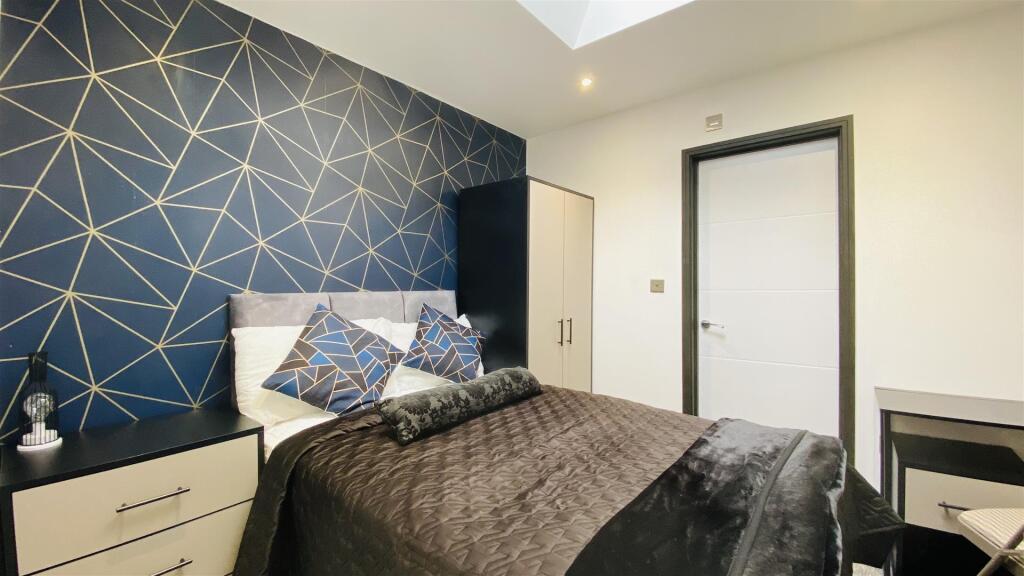 Room 2 En-suite