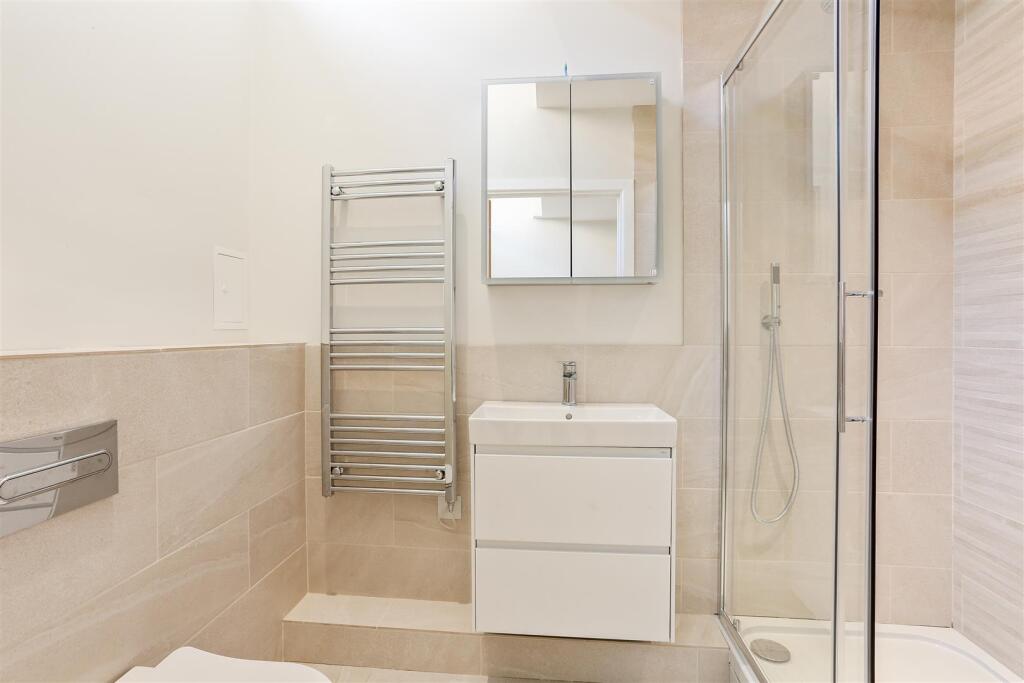 1469541018 - Campbell House, High Steet, KT1728.jp