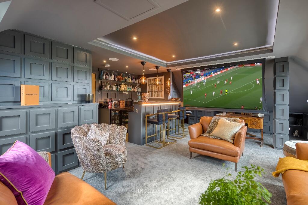 Cinemal Bar Room