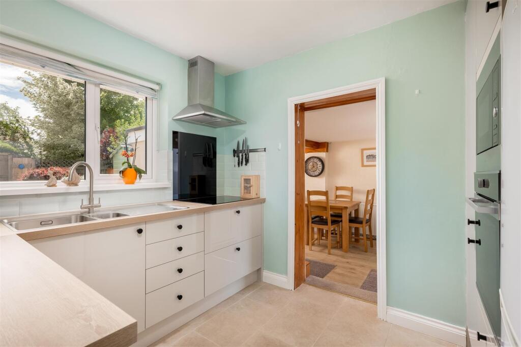 26 Elm Crescent-1682-5.jpg