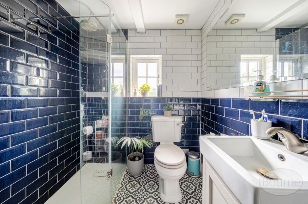 3f6169db-ee63-476...