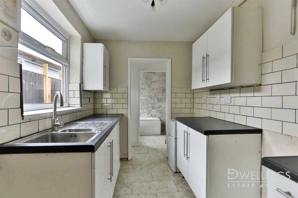 DWELEST- 55, Princess Street, DE14 2NP - 004.jpg