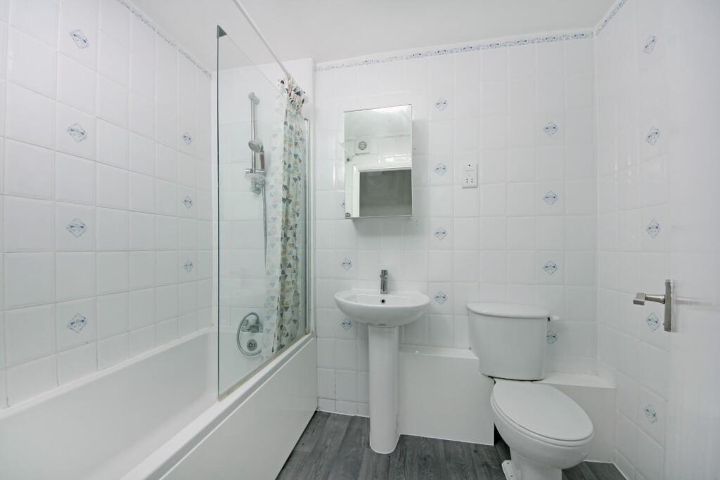 Gv- 5 Embassy Court  (13).jpg