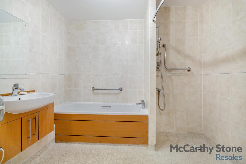 8659806-interior12.jpg